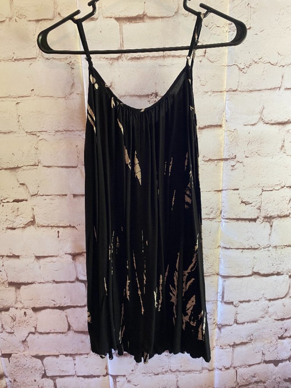 Xhilaration Women's Black & White Tank Top (M) Like New